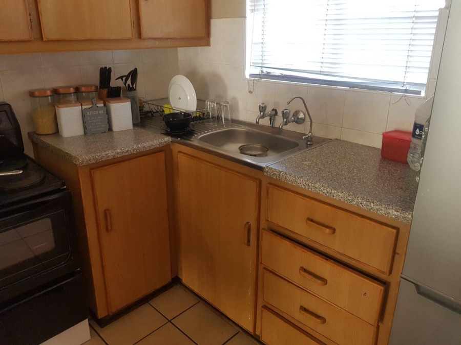 2 Bedroom Property for Sale in Kannoniers Park North West